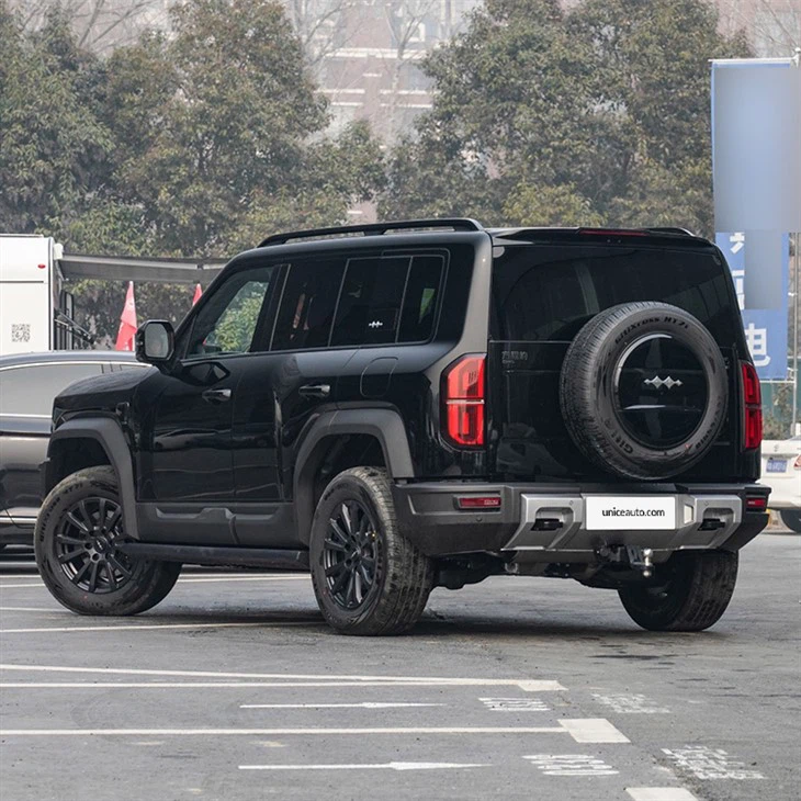 Fangchengbao Bao 5 mid-size PHEV 4WD SUV